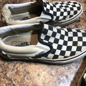 Vans checkered slip on black and white.